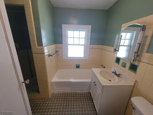 Building Photo - 35 Cleveland Ave