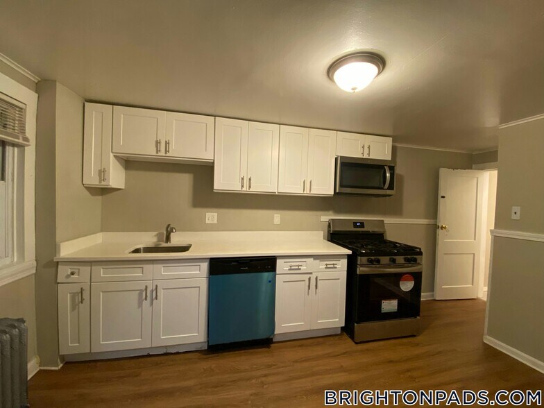 Primary Photo - 20 Kelley Ct