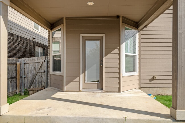 Building Photo - 11427 Arabette