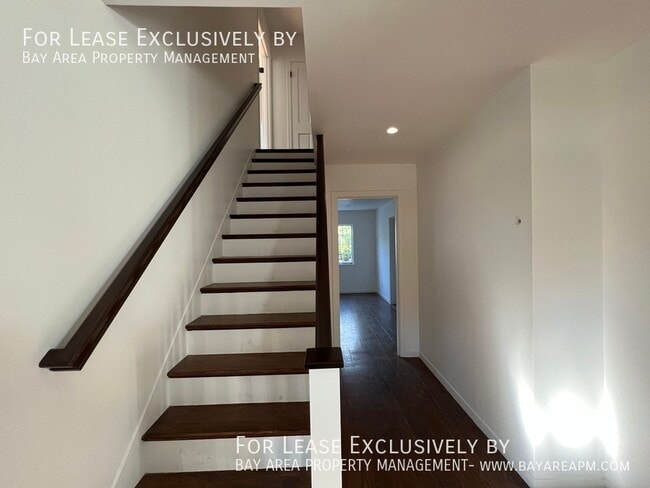 Building Photo - 1919 Tasso St