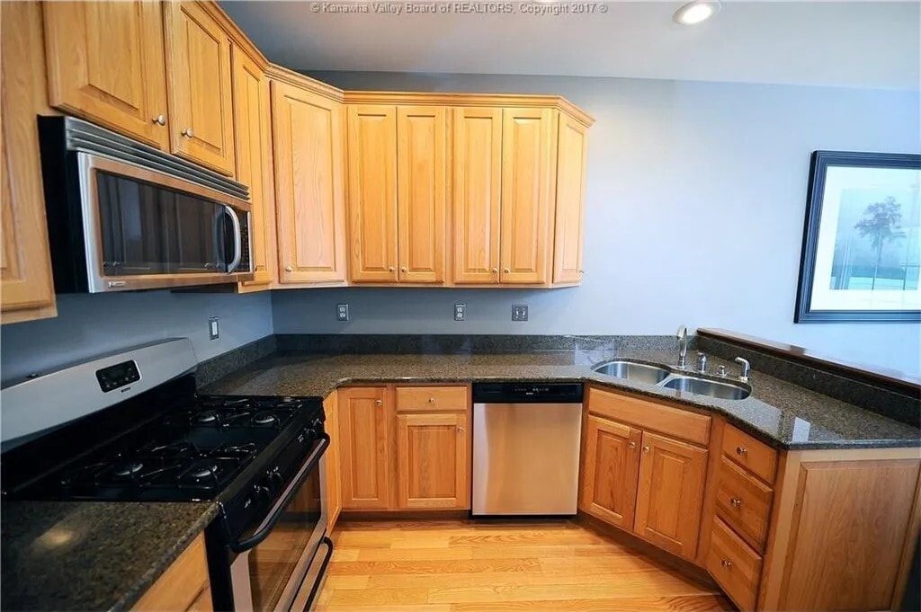 Building Photo - 49 Wills Dr