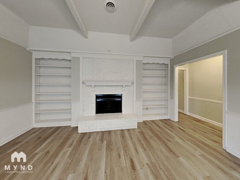 Building Photo - 4645 Sandy Park Dr