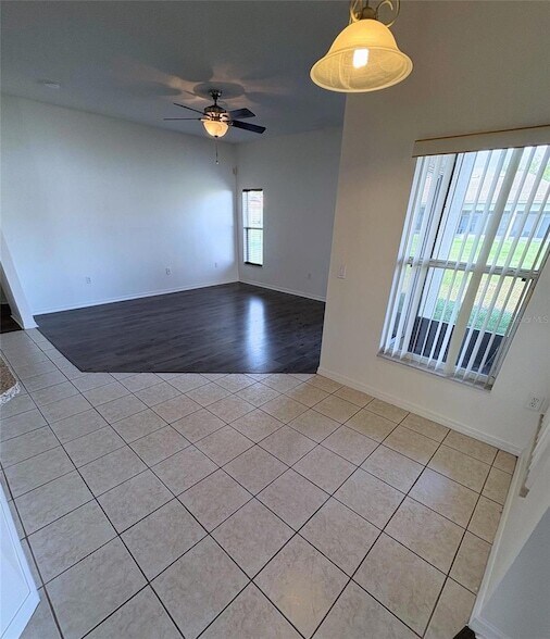 Building Photo - 3637 Weatherfield Dr