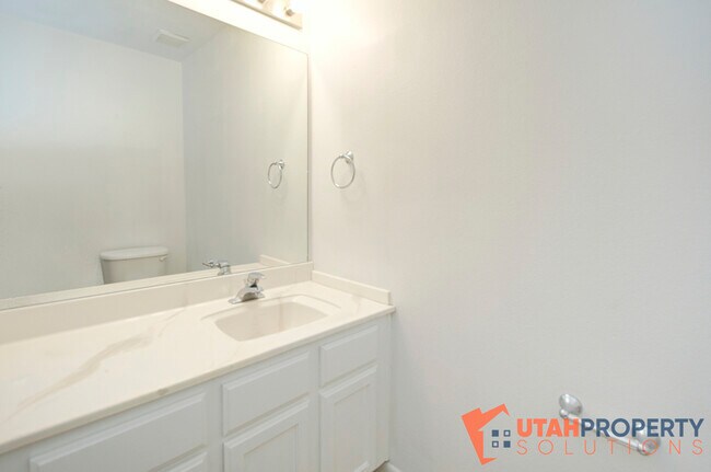 Building Photo - 84 N 240 W