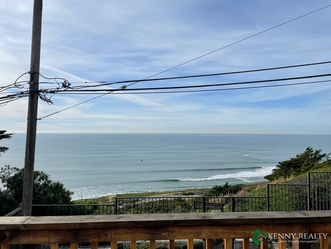 Building Photo - Large Five Bedroom, Three Bathroom with In...