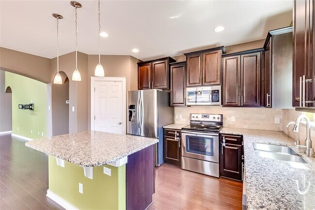 Building Photo - 16113 Hawthorne Heights Trail