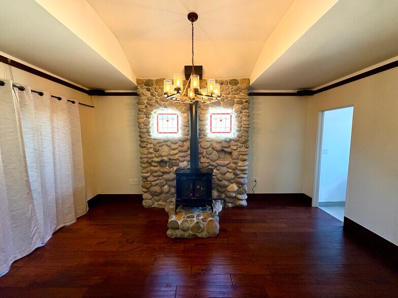 Building Photo - 3306 Gibson Pl