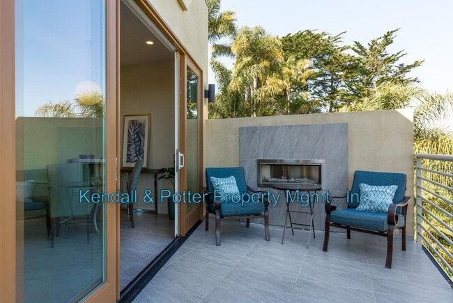 Building Photo - Sunny Paradise located in the Heart of Capitola!