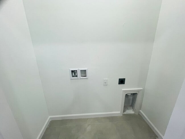 Building Photo - Brand-New 2BR/2BA Home with Lanai on Oversized Lot – Desirable SW Lehigh Acres