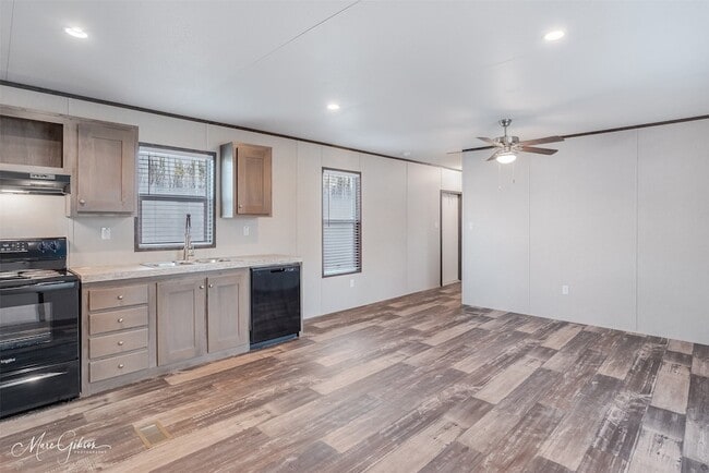 Building Photo - 1956 Rossie Lee Dr