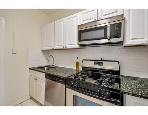 Building Photo - 29 Revere St