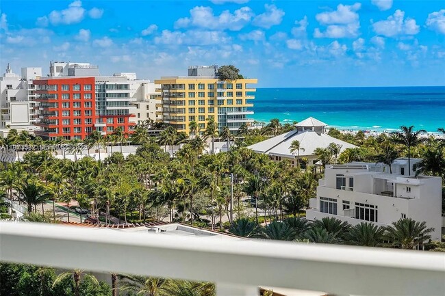 Building Photo - 400 S Pointe Dr