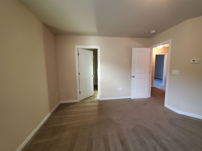 Building Photo - 821 Bellingham Way