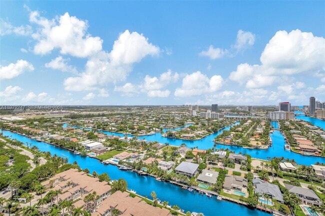 Building Photo - 21200 Point Pl