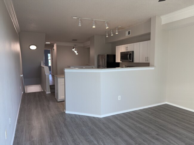 Building Photo - 2069 Eagle Ave