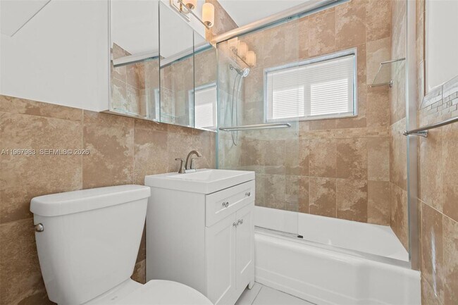 Building Photo - 710 NE 62nd St