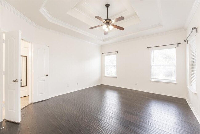 Building Photo - 25951 Ravenside Dr