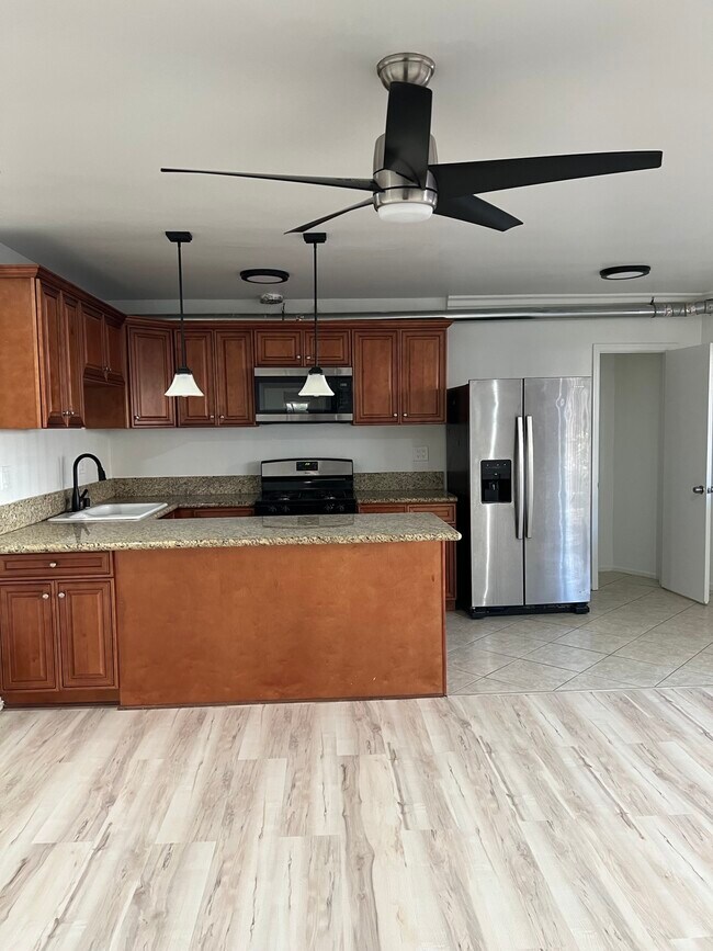 Building Photo - Council Street Apartments