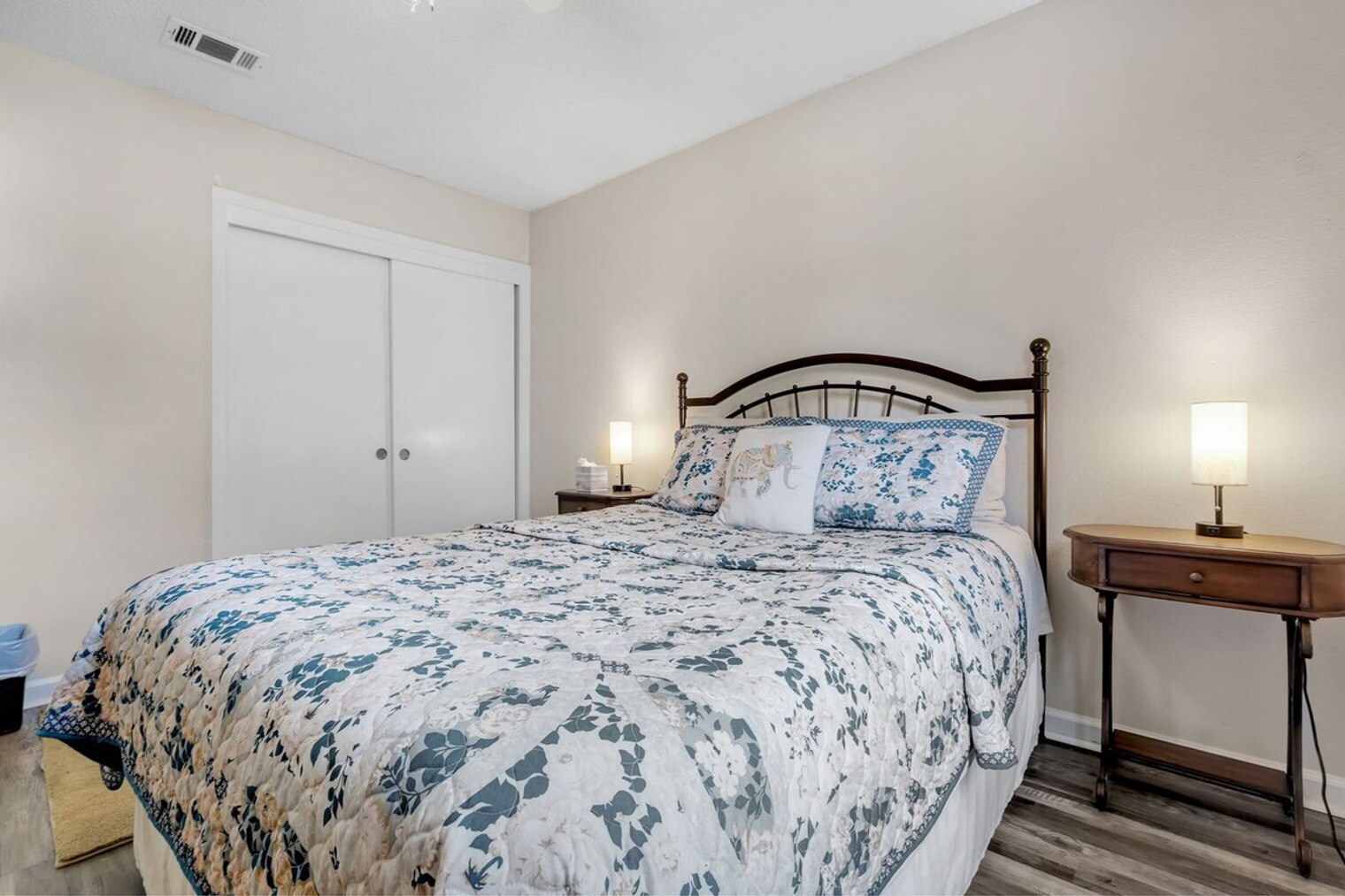 Building Photo - 1870 Mary Ellen Dr