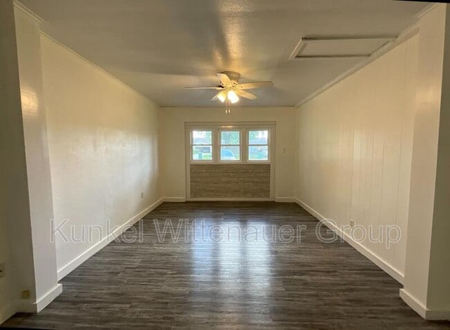 Building Photo - 516 Joy Dr
