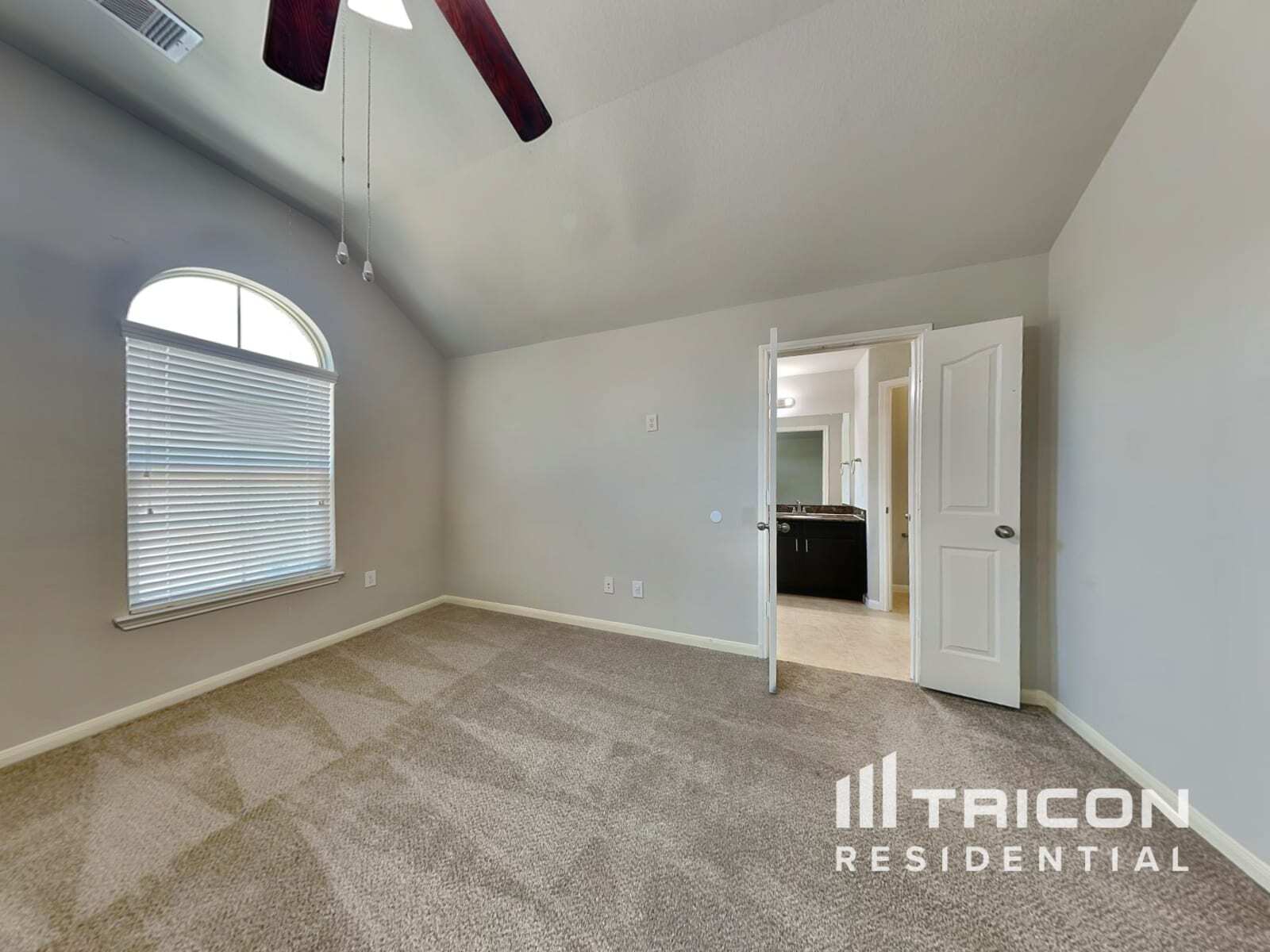 Building Photo - 17103 Amarose Dr