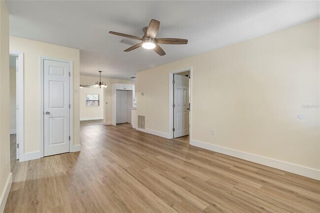 Building Photo - 4087 Vana Dr