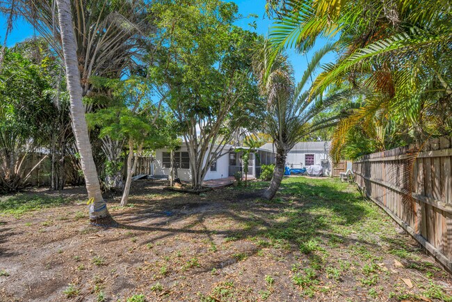 Building Photo - 132 E Central Blvd