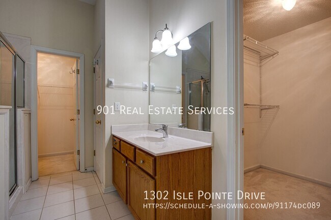 Building Photo - 1302 Isle Pointe Dr