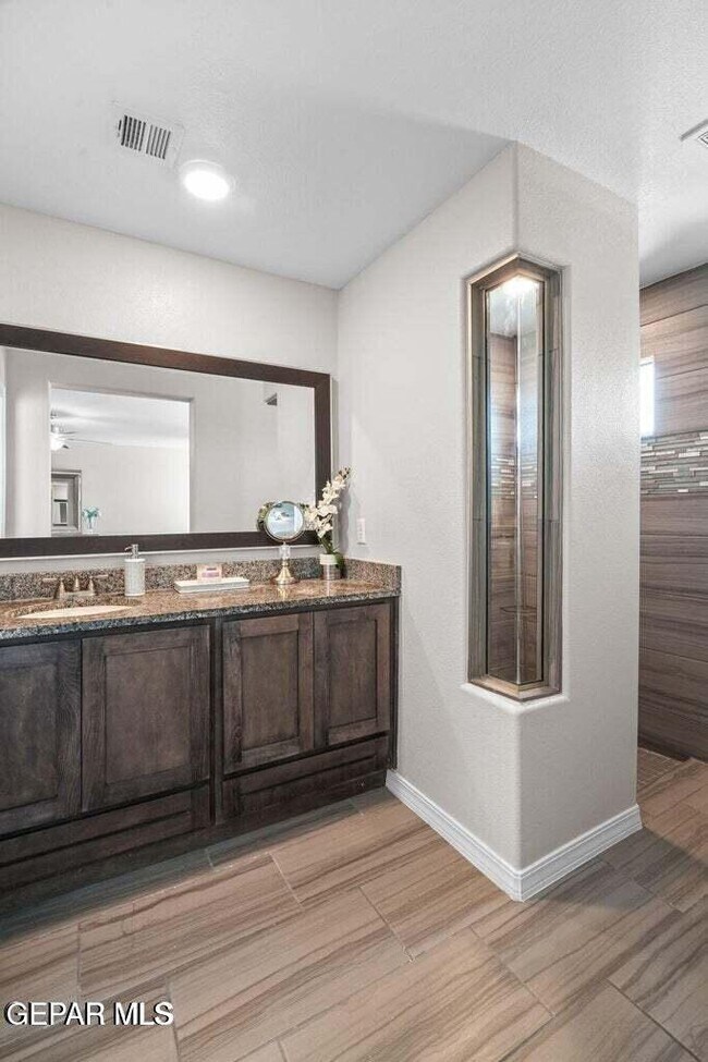 Building Photo - 14947 Pebble Hills Blvd
