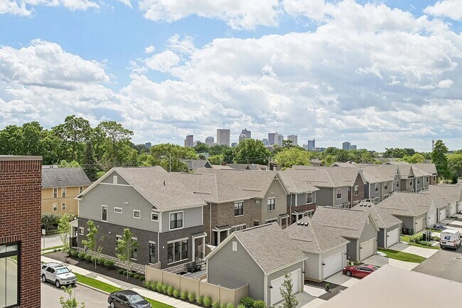 Building Photo - 526 Riverfront Ln