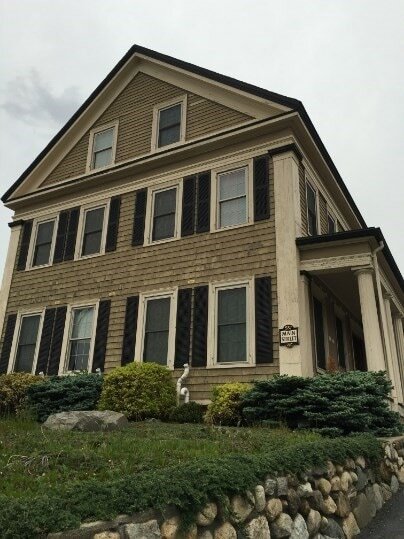 Building Photo - 537 Main St