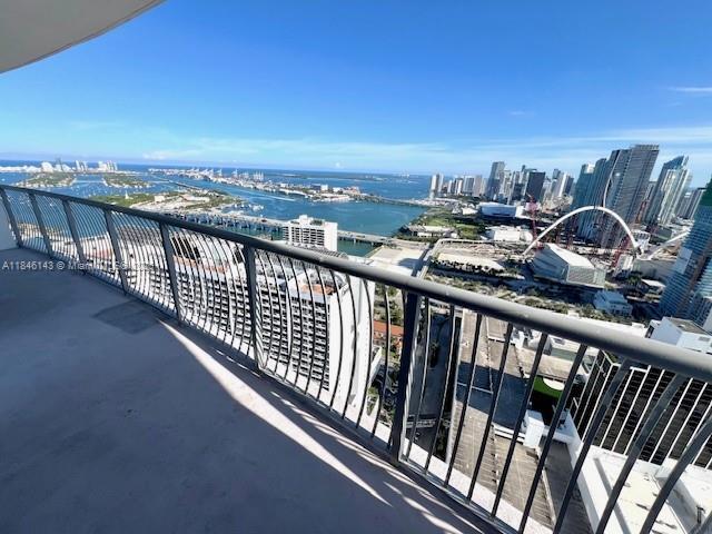 Building Photo - 1750 N Bayshore Dr
