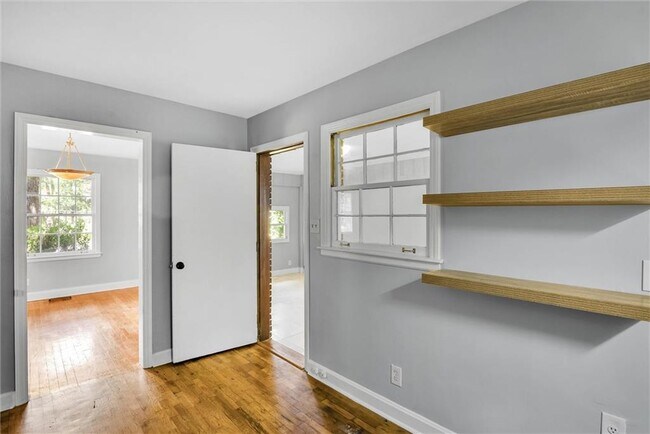 Building Photo - 1857 Fern Creek Ln NE