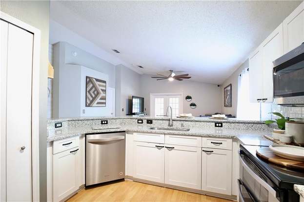 Building Photo - 10005 Cypress Meadows Ln