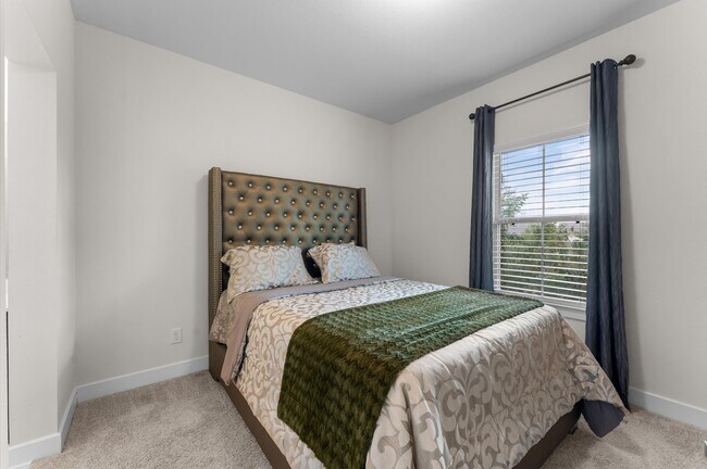 Building Photo - 15026 La Strada Dr