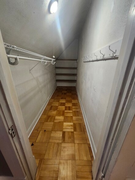 Building Photo - 796 Larpenteur Ave W