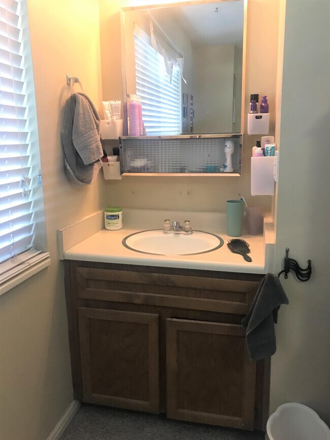 Building Photo - 515 N 200 E