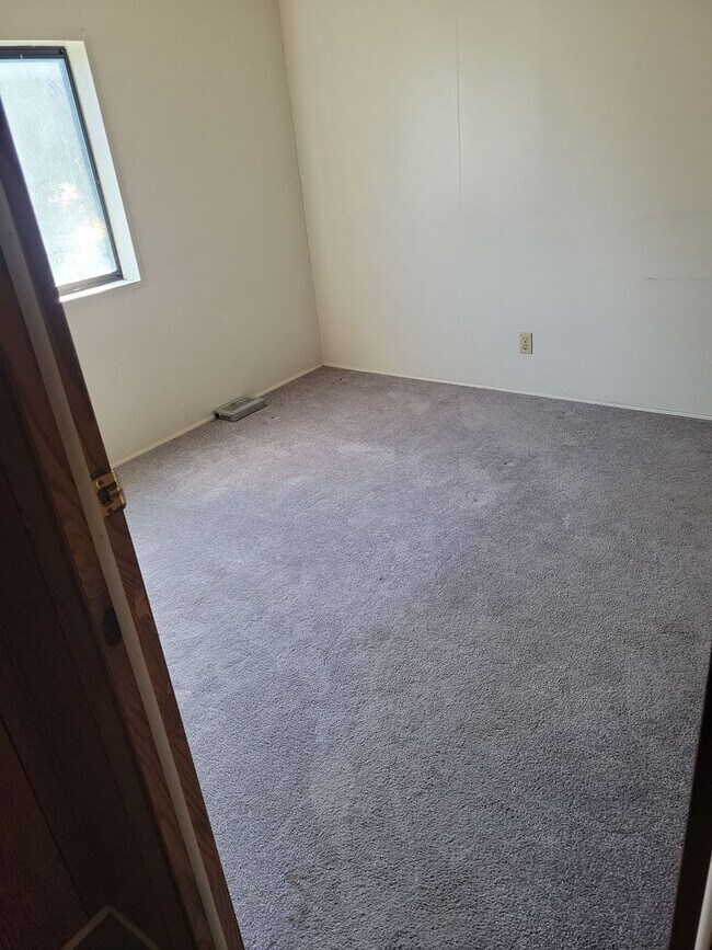 Building Photo - 4 bedroom, 2 bathroom house for rent in Richfield, ID