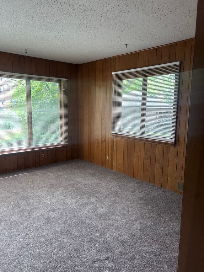 Building Photo - 771-773 HENRIETTA