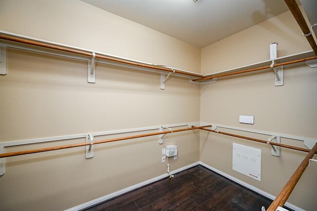 Building Photo - 7818 Iris Glen Ln