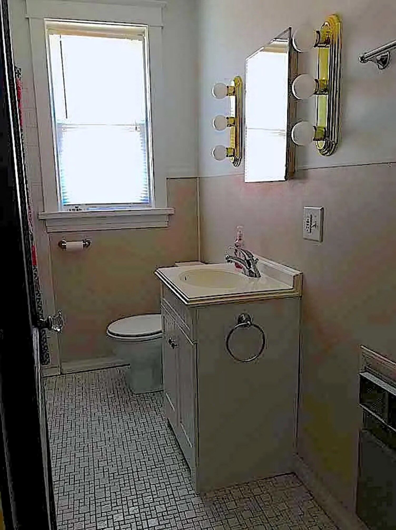 Building Photo - 5906 Arendes Dr