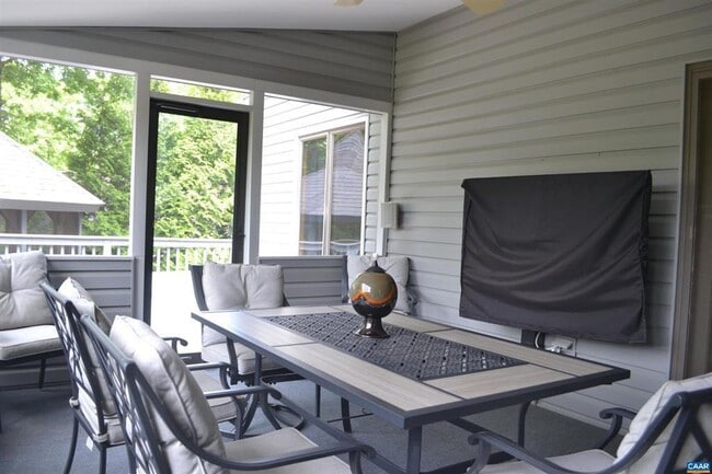 Building Photo - Furnished Golf Course Rental