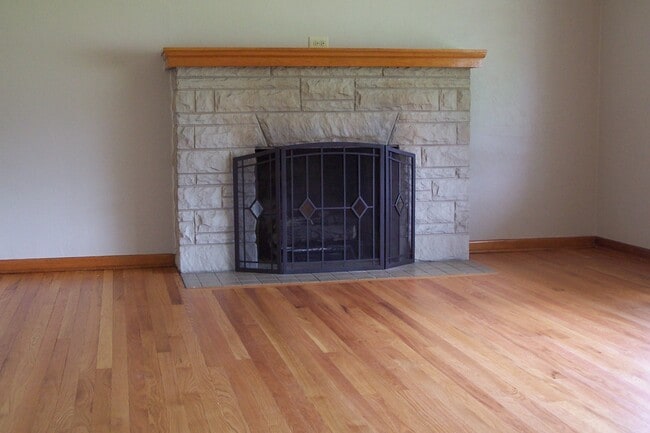 Living Room - 48 N Brookwood Way