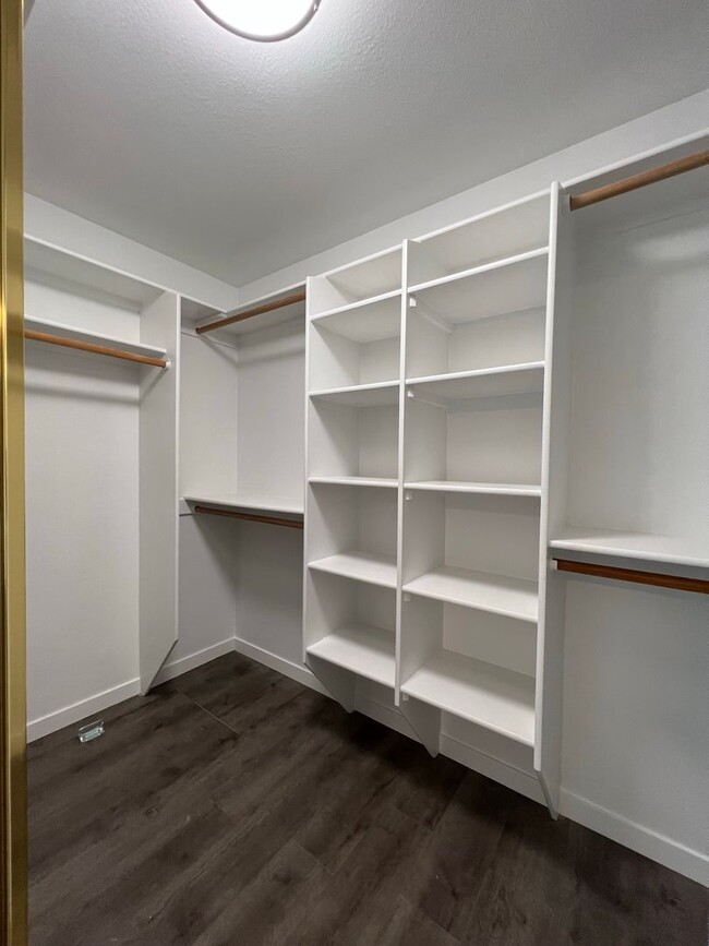 Building Photo - Beautiful 3 bed 2 bath home in the Haven C...