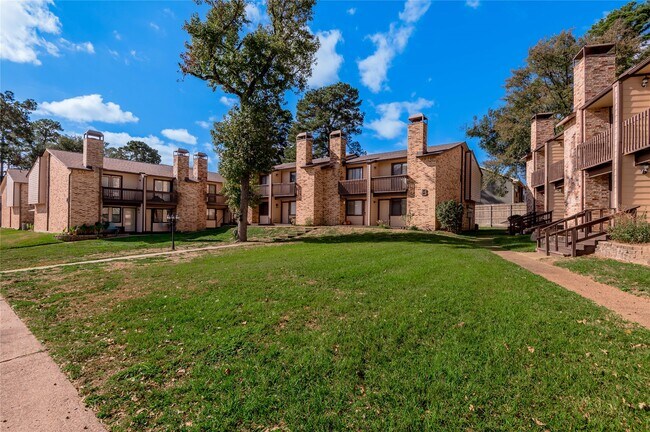 Building Photo - 2521 Crosstimbers Dr