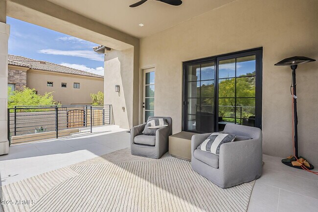 Building Photo - 12016 N Sunset Dr