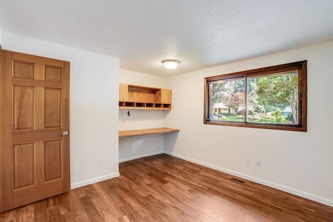 Building Photo - Beautiful 3 Bed, 2 Bath Rental Home in Sun...