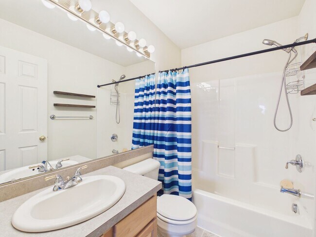 Building Photo - 413 Waverly Woods Dr