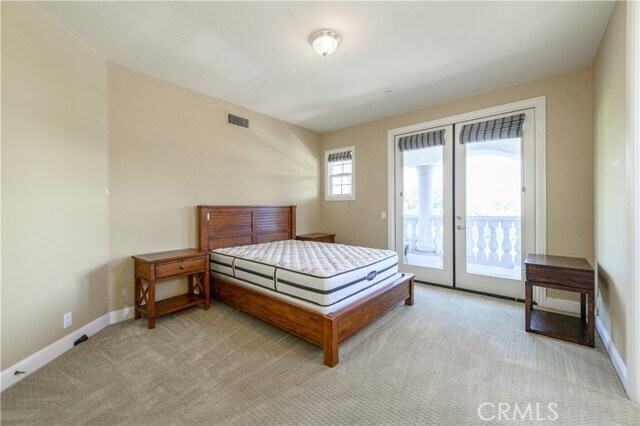 Building Photo - 21 Bent Oak