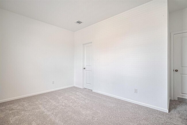 Building Photo - 2430 Dewford Fls Dr